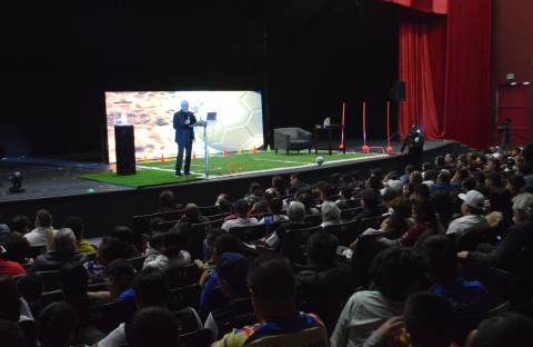 Conferencia de Chucho_3.JPG